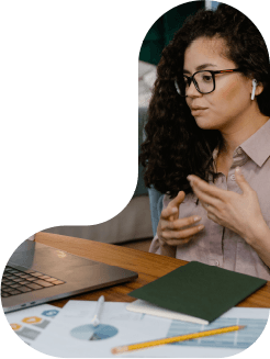 Personas estudiando en tribekya